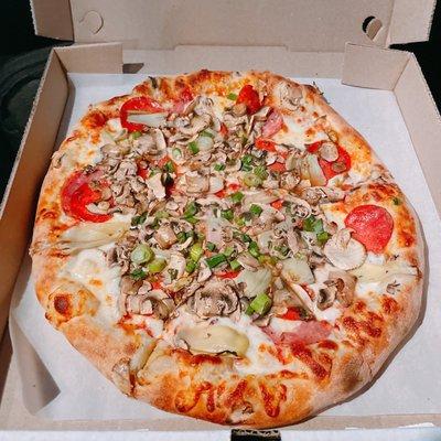 Combination pizza (medium).