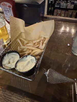 Fries with aioli