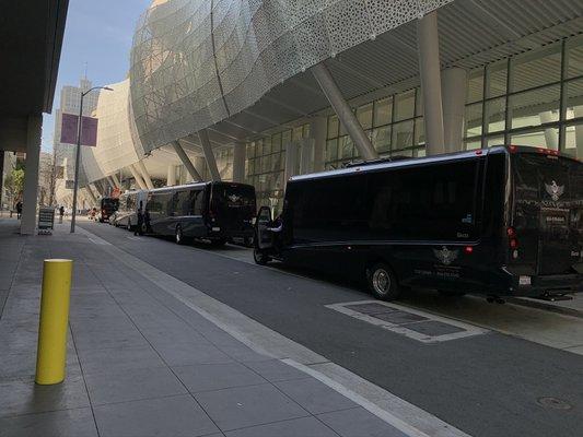 Groups, meetings, and events, Oh my! This is our speciality. Let us coordinate your transportation for a flawless event.