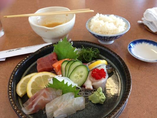 Sashimi dinner with rice