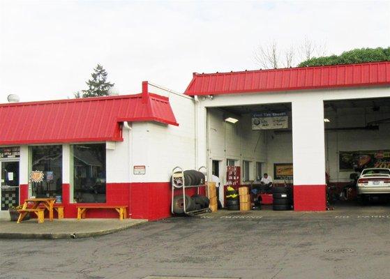 Les Schwab Tire Center