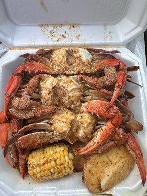 Garlic blue crabs & shrimp platter