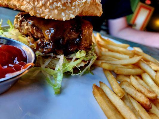 Brisket flat top burger with cheese