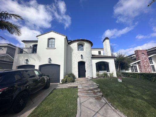 All door and trims change to black and all stone was limewash to solid Oyster white color !!!!  Beautiful and modern look!!