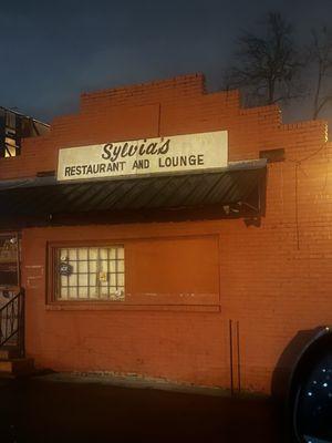 Sylvia's Restaurant & Lounge