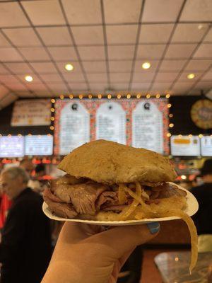 Medium roast beef with onion