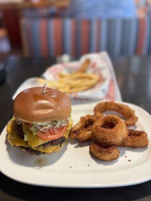 Red Robin Gourmet Burgers and Brews