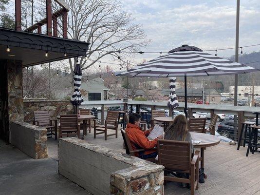 The outdoor dining room patio