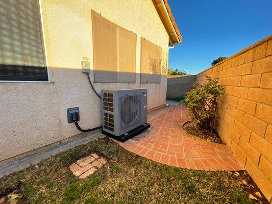 Sun setting on an X Series install.
 
 A great option for those looking to optimize their outdoor space (less bulky and quieter).