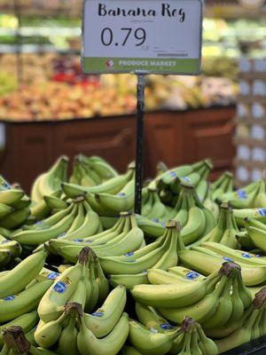 Prices on bananas- cheap!