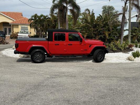 2024 Jeep Gladiator