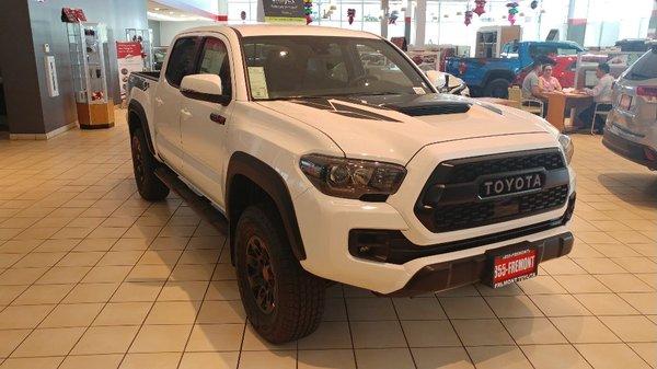 TRD PRO , AMAZING TRUCK!!!!