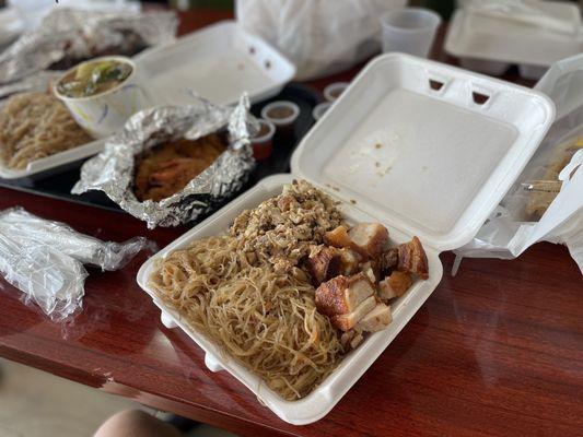 Pancit and two entrees (lechon belly and sisig) box