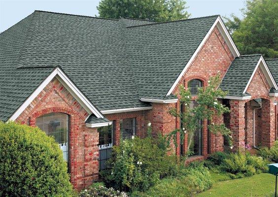 Timberline HD shingles on a beautiful home.