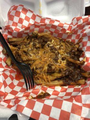 My fork is bigger than these $5 chili fries. Hunky's burgers had bigger better fries. Will not return.