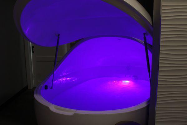 Relax and unwind in our private float therapy room. This promotes deep relaxation by eliminating external sensory stimuli and relieving pain