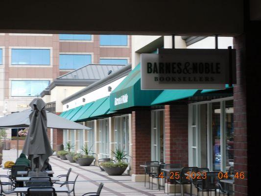 Yes Barnes and Noble is a big store at the Hazard Center mall you can see from the outside.