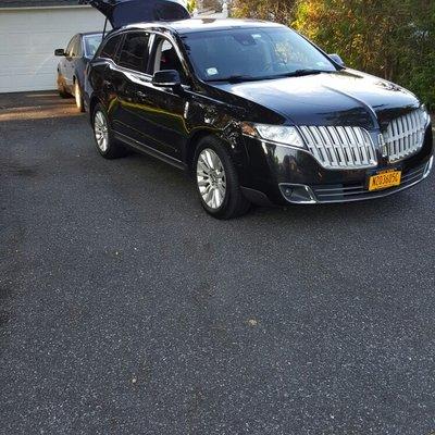 Lincoln MKT about to pick some clients up to go to Disney world!