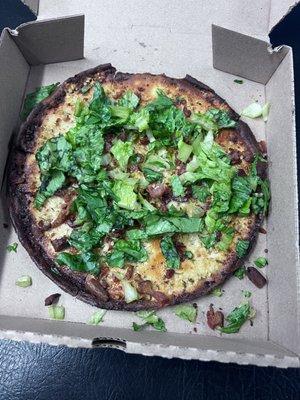 Burnt AF cauliflower BLT pizza that cost me $14. It is truly offensive how the people that work here don't give a f*ck.