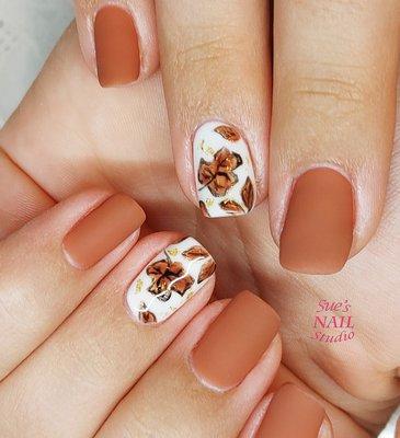 Fall nail art