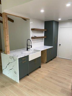 Evergreen European style cabinets and Calacatta Vegas quartz countertop