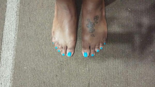 Linda did my pedi, my feet feel so light and fresh!!