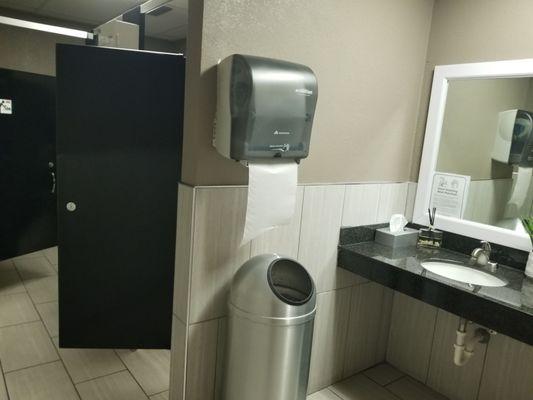 Restaurant uses hotel restrooms. Turn right at lobby and restrooms are past the coffee station, on your left.