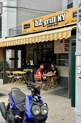 Front of the eatery along Astoria Blvd