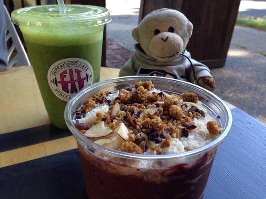 Monkey do: Green Machine, Loco Cocao Acai Bowl