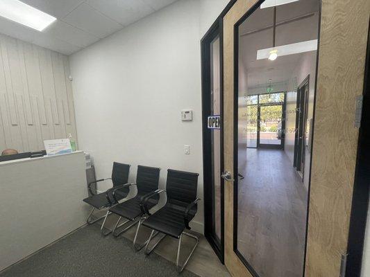 2022 Entry and waiting room