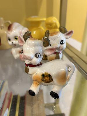 Vintage cow salt and pepper shakers