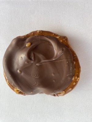 Carmel Chocolate pretzel "Mudpot"