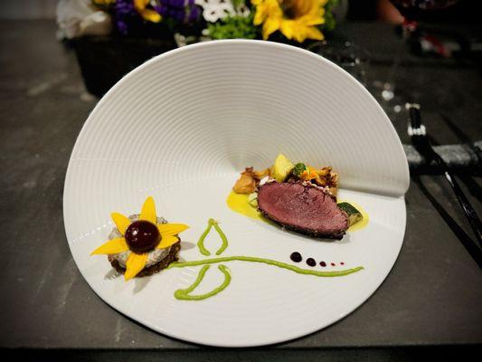 Venison with basil purée and chanterelle mushrooms