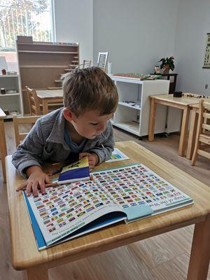 Educational Preschool in Shadowridge, Vista. Child learning Geography