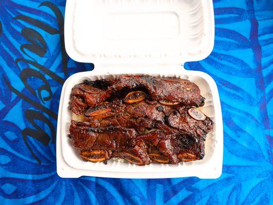 BBQ BEEF SHORT RIBS RICE BOWL: $20

-3 BBQ BEEF SHORT RIBS
-2 Scoops White Rice