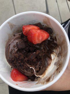 Chocolate and honey Greek yogurt with brownies and strawberries