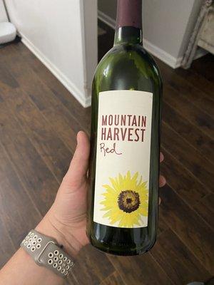 Empty bottle Mountain Harvest Red