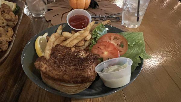 Fried fish sandwich