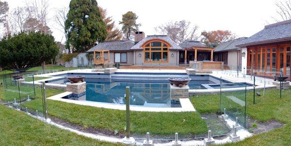 Glass Railing to enclose a pool