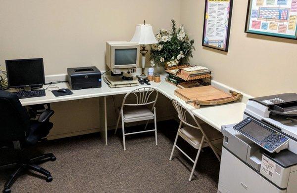 Here's a public room for internet use, copying, faxing, and other services.