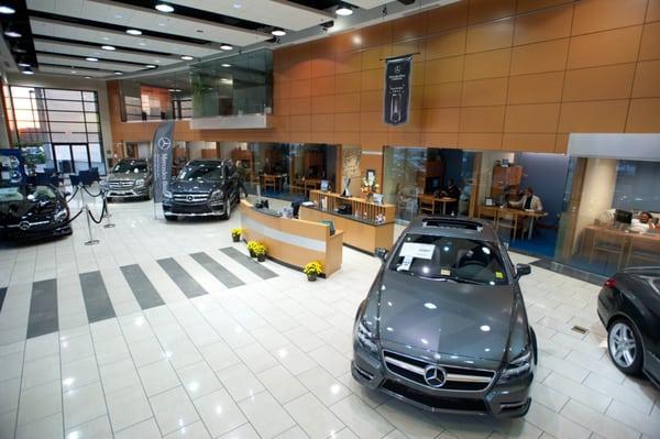 Mercedes-Benz of Midlothian Showroom