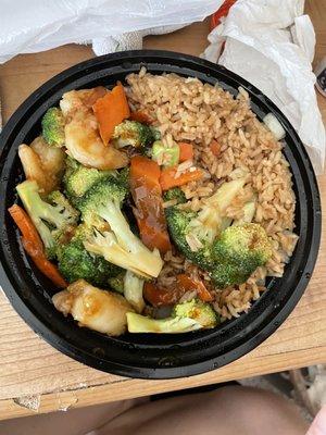 Lunch size shrimp and broccoli with fried rice