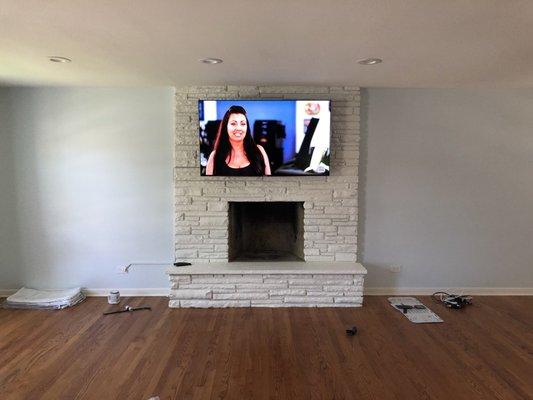 Fireplace full motion mount