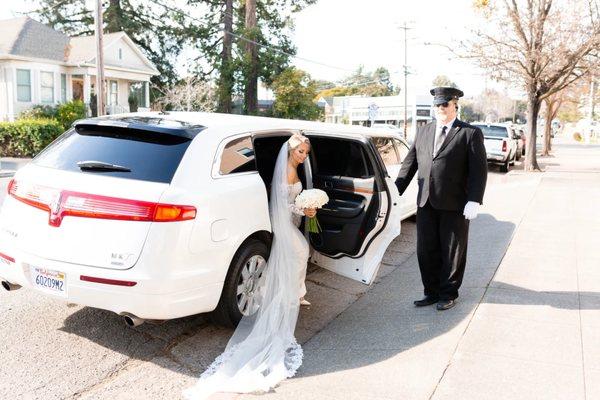 Brides love our pearl MKT Limo