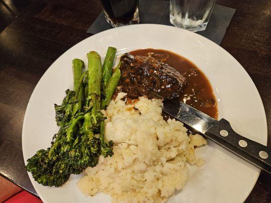 Filet Mignon with Mashed potatoes and Broccoli