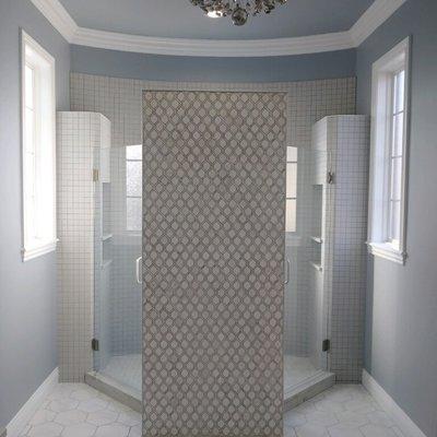 Frameless shower doors