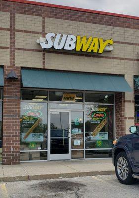 This Subway is on Weber Rd in Romeoville, next to a Rosati's and Halsted Street Dawgs