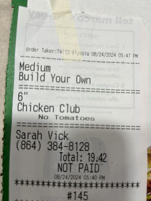 The receipt shows that the sub should have no tomatoes.