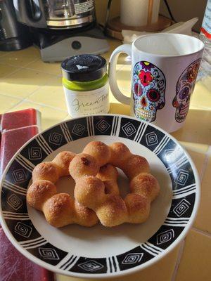 Plain mochi donuts that I popped into the toaster for some extra crunch and some matcha spread I have.