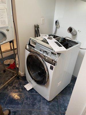 Samsung front loader washing machine.